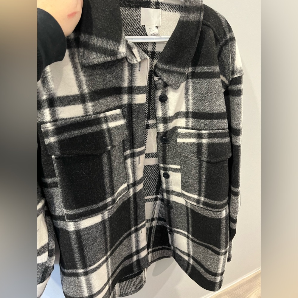 H&M women's plaid Shacket sz L